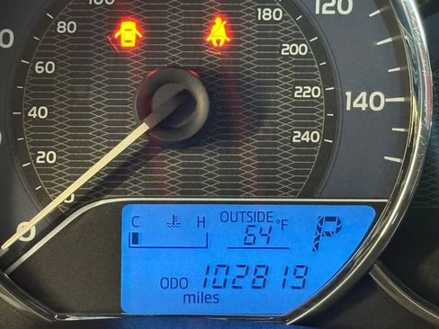Used 2016 Toyota Corolla LE FWD image 14
