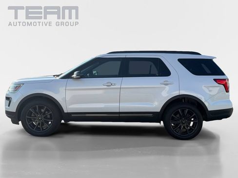 Used 2019 Ford Explorer XLT w/ Equipment Group 202A AWD/4WD image 4