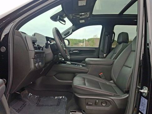 Certified 2025 Chevrolet Suburban RST w/ Comfort Package image 13