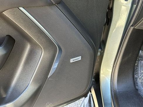 Used 2024 Chevrolet Suburban LT image 23