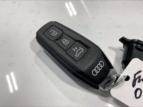 Used 2025 Audi Q5 Premium Plus w/ Premium Plus AWD/4WD image 11