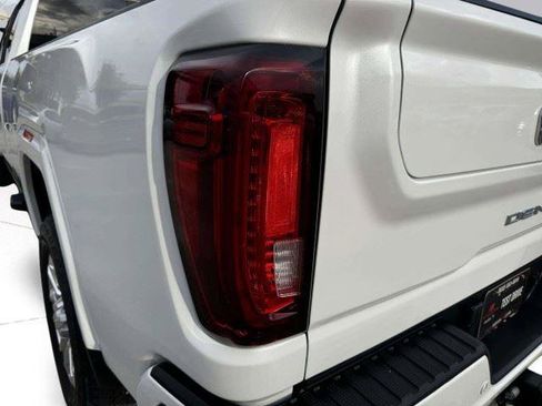 Used 2022 GMC Sierra 3500 Denali AWD/4WD image 16