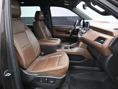 Used 2021 Chevrolet Tahoe High Country w/ Premium Package image 29