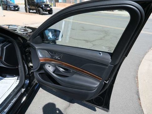 Used 2016 Mercedes-Benz S 550 4MATIC Sedan image 29