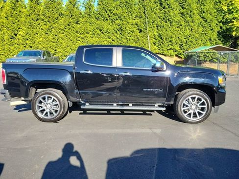 Used 2022 GMC Canyon Denali image 8