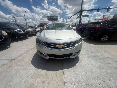 Used 2018 Chevrolet Impala LT FWD image 1