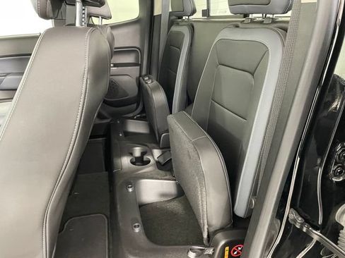 Used 2018 Chevrolet Colorado Z71 AWD/4WD image 16