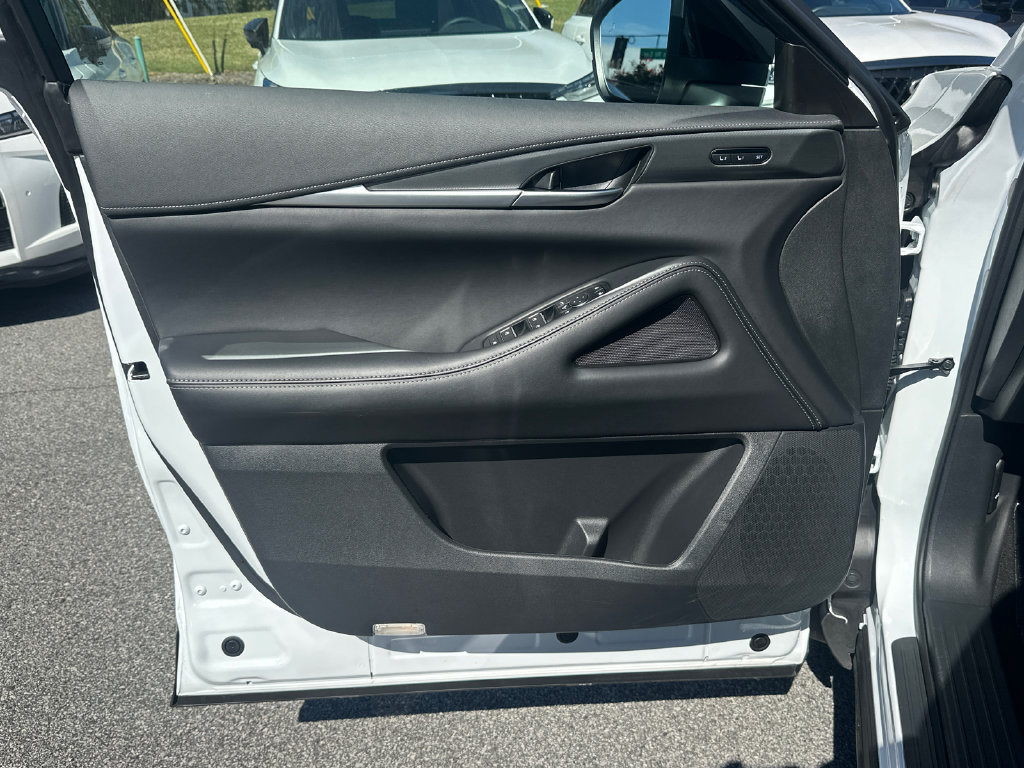 Certified 2026 INFINITI QX60 Pure w/ Cargo Package FWD image 10
