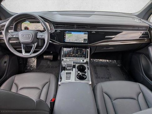 Certified 2025 Audi Q7 3.0T Premium w/ Convenience Package image 18