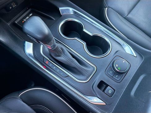 Used 2023 Chevrolet Traverse Premier w/ Redline Edition image 17