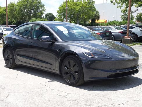 Used 2025 Tesla Model 3 Long Range RWD image 44