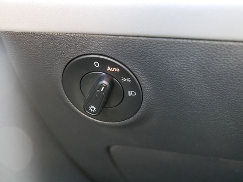 Used 2024 Volkswagen Taos SE image 26