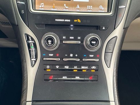 Used 2019 Lincoln Nautilus Select AWD/4WD image 29