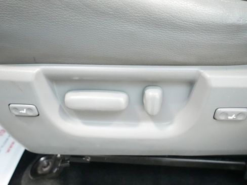 Used 2013 Toyota Sequoia Platinum image 14