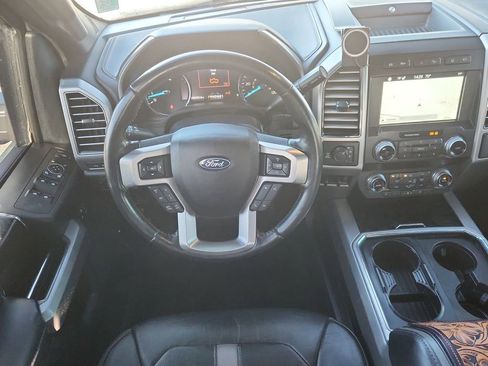 Used 2019 Ford F350 Platinum w/ Platinum Ultimate Package image 11