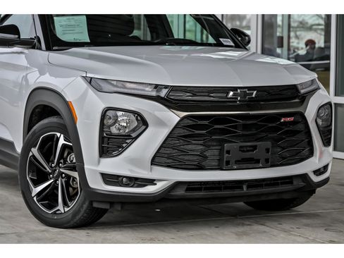 Used 2021 Chevrolet TrailBlazer RS w/ Convenience Package image 2