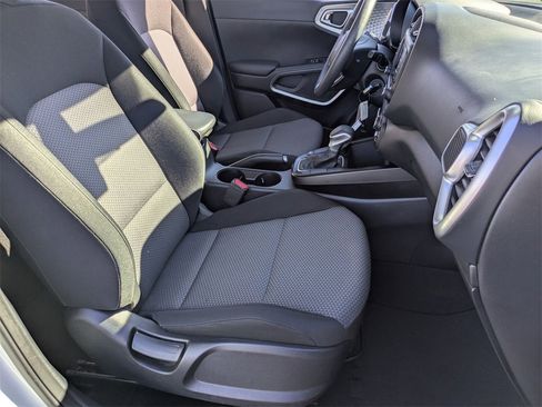 Used 2024 Kia Soul LX w/ Option Group 015 image 28