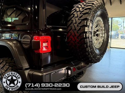 Used 2025 Jeep Wrangler Unlimited Rubicon AWD/4WD image 10