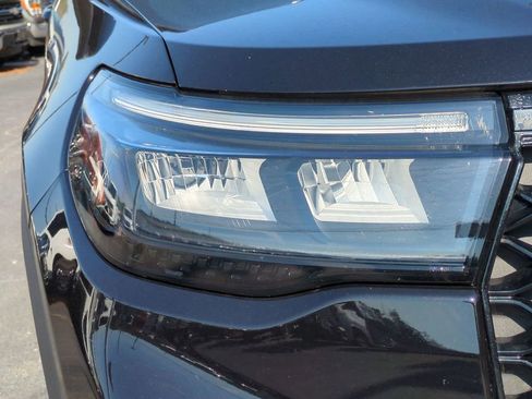 Used 2025 Ford Explorer ST-Line image 11