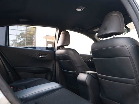 Used 2017 Honda Accord Sport image 29