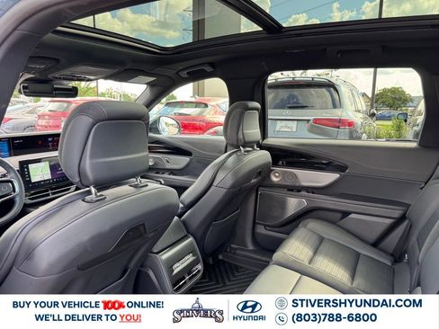 Used 2025 Lincoln Nautilus Reserve AWD/4WD image 25