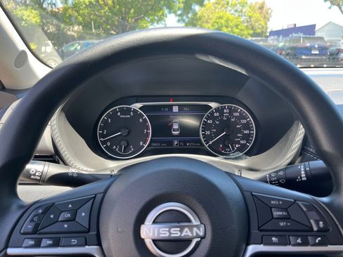 Used 2025 Nissan Sentra SV FWD image 25