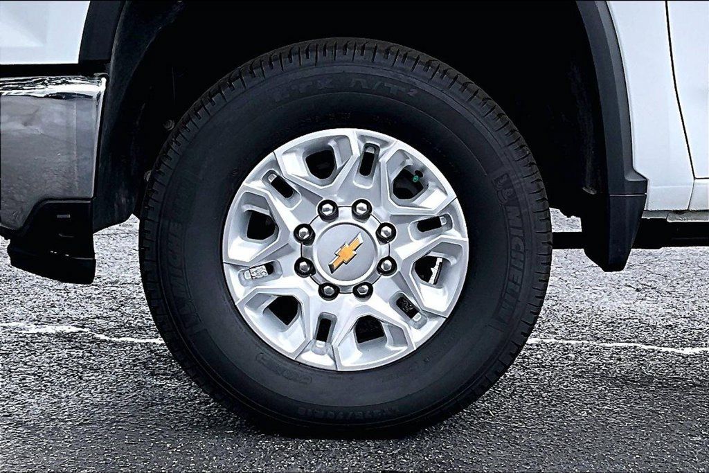 Used 2026 Chevrolet Silverado 3500 LT AWD/4WD image 33