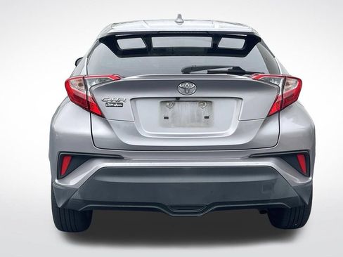 Used 2019 Toyota C-HR LE FWD image 4