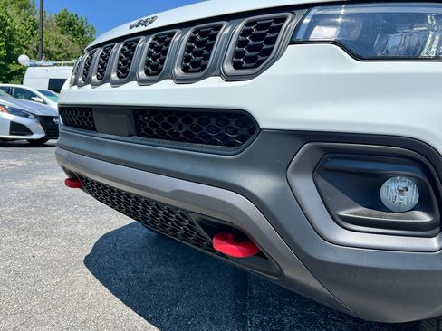 Used 2025 Jeep Compass Trailhawk AWD/4WD image 15
