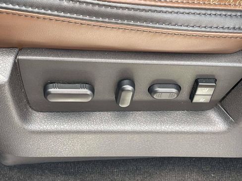Used 2013 Ford F150 Platinum RWD image 14