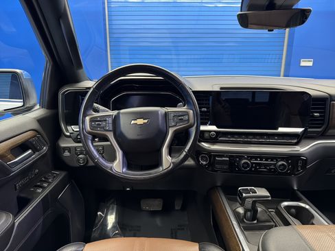Used 2023 Chevrolet Silverado 1500 High Country w/ High Country Premium Package image 26