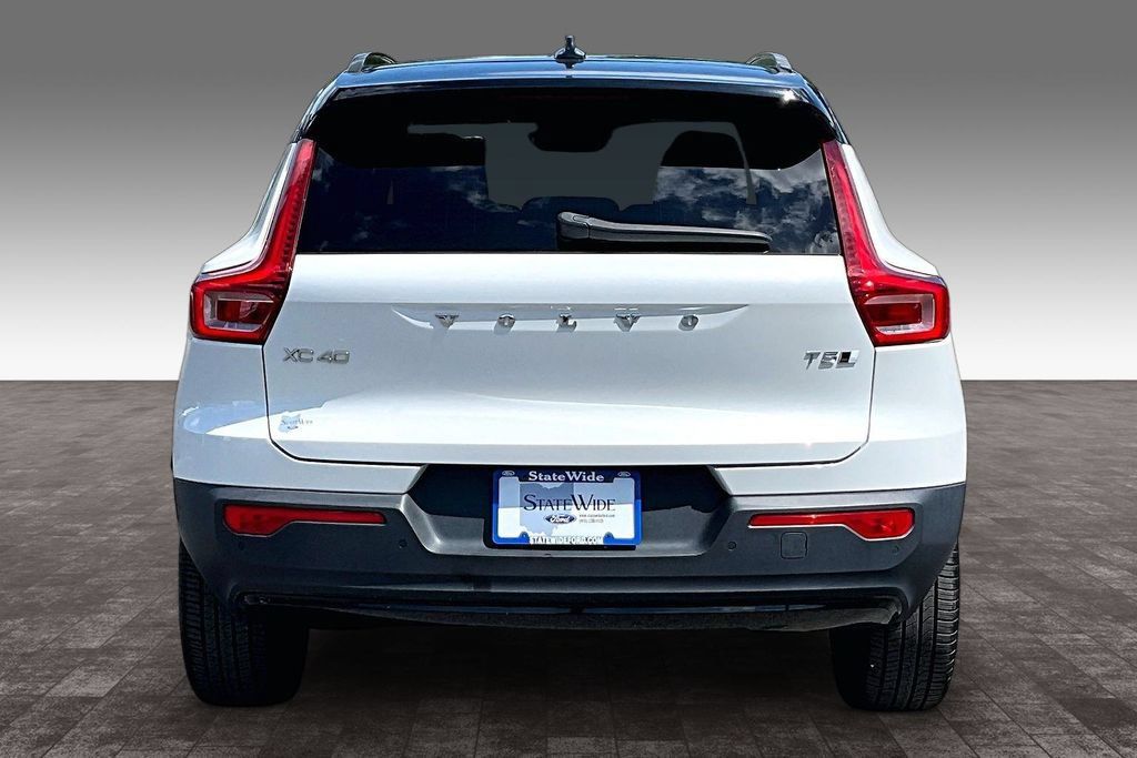 Used 2021 Volvo XC40 T5 R-Design w/ Advanced Package AWD/4WD image 27