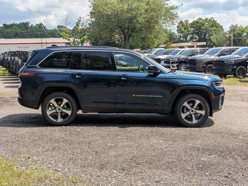 New 2026 Jeep Grand Cherokee Limited AWD/4WD image 2