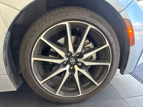 Used 2023 Toyota GR86 RWD image 7