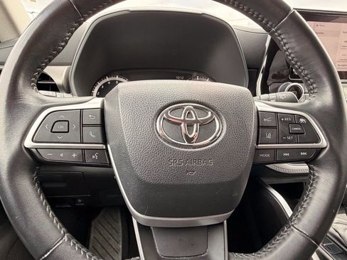 Used 2024 Toyota Highlander LE image 13