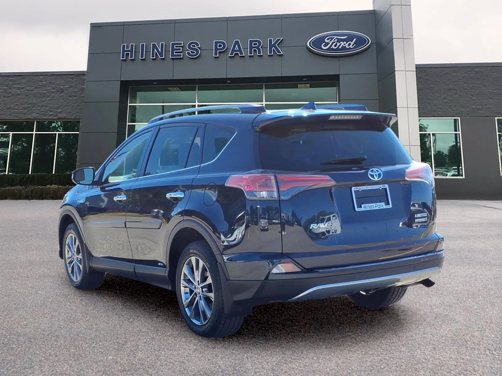 Used 2017 Toyota RAV4 Limited w/ All Weather Liner Package AWD/4WD image 5