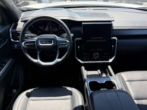 Used 2026 GMC Acadia Elevation w/ Elevation Premium Package FWD image 14