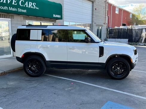 Used 2025 Land Rover Defender 110 S AWD/4WD image 8