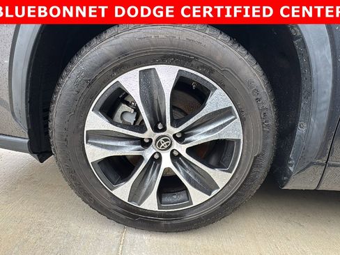 Used 2023 Toyota Highlander XLE FWD image 20