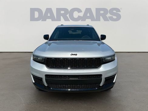 New 2025 Jeep Grand Cherokee L Altitude image 2