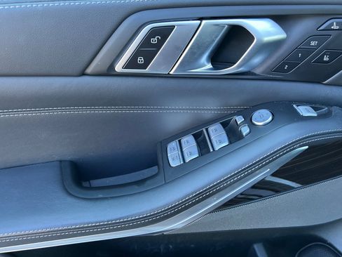 Used 2023 BMW X7 xDrive40i image 11