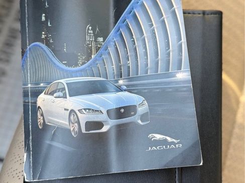 Used 2016 Jaguar XF Prestige RWD image 13