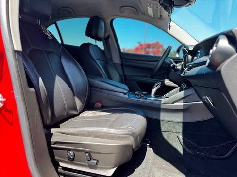 Used 2019 Alfa Romeo Stelvio RWD image 31