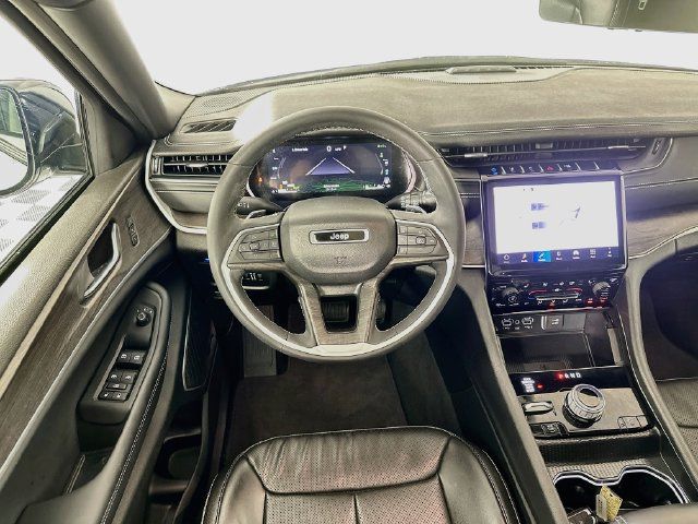 Used 2024 Jeep Grand Cherokee Limited 4xe AWD/4WD image 11