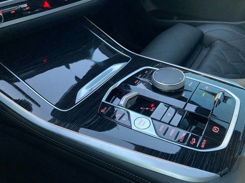 Used 2025 BMW X5 xDrive50e w/ M Sport Package image 25