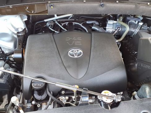 Used 2019 Toyota Highlander Limited AWD/4WD image 17