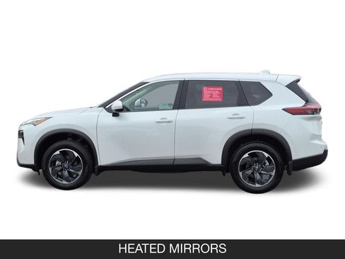 Certified 2026 Nissan Rogue SV FWD image 5