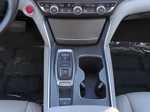 Used 2022 Honda Accord Touring image 17