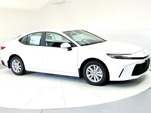 New 2026 Toyota Camry LE image 7