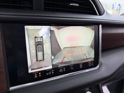 Used 2023 GMC Yukon XL Denali Ultimate w/ LPO, Floor Liner Package image 23